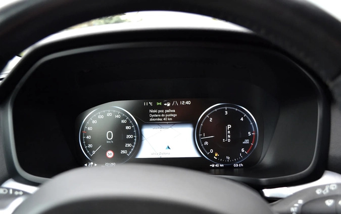 Volvo V60 cena 84900 przebieg: 231260, rok produkcji 2019 z Ćmielów małe 781